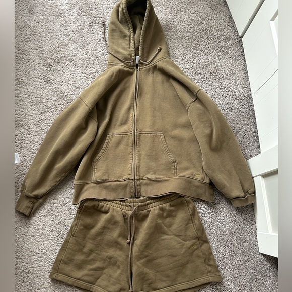 TNA Sweat Set Shorts and Zip Up - Picture 1 of 6